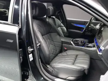2023 BMW 7 серии с пробегом 39 484 км