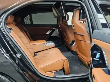 2025 BMW 7 серии с пробегом 5 582 км