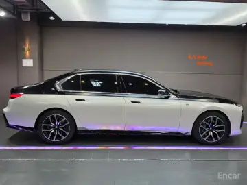 2023 BMW 7 серии с пробегом 24 580 км