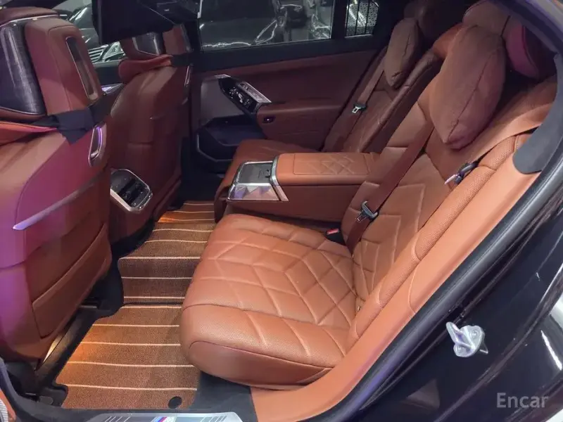 2023 BMW 7 серии с пробегом 24 580 км
