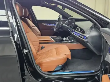 2025 BMW 7 серии с пробегом 5 582 км