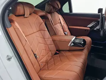 2025 BMW 7 серии с пробегом 10 134 км