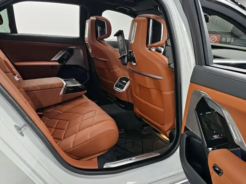 2025 BMW 7 серии с пробегом 10 134 км