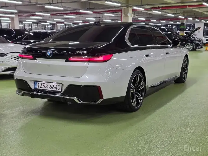 2024 BMW 7 серии с пробегом 13 036 км