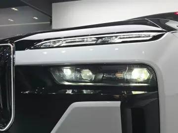 2025 BMW 7 серии с пробегом 10 134 км