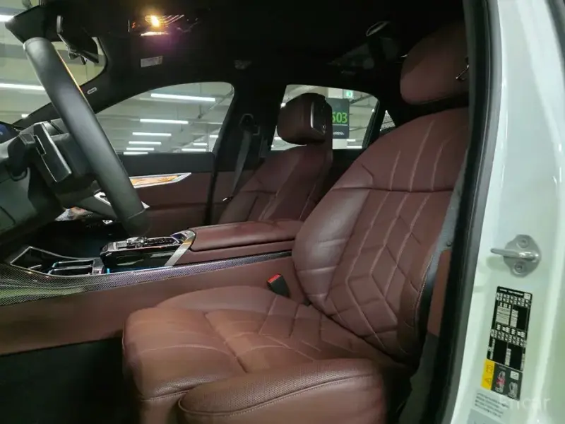 2024 BMW 7 серии с пробегом 13 036 км