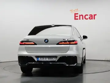 2023 BMW 7 серии с пробегом 33 287 км