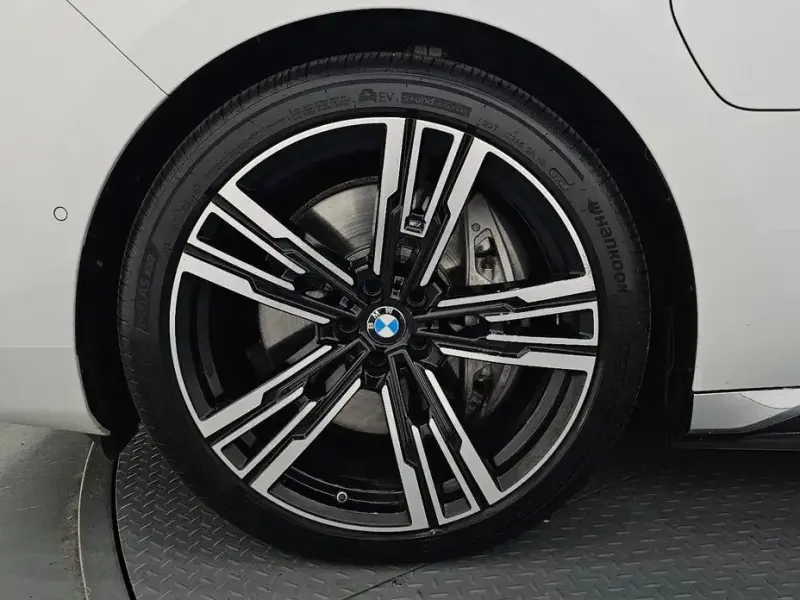 2023 BMW 7 серии с пробегом 33 287 км