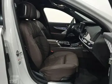 2023 BMW 7 серии с пробегом 33 287 км