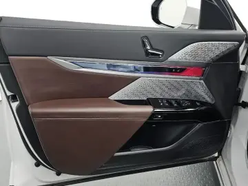 2023 BMW 7 серии с пробегом 33 287 км