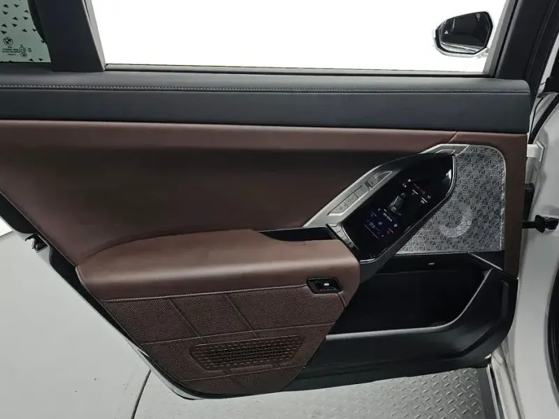 2023 BMW 7 серии с пробегом 33 287 км