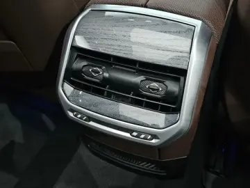 2023 BMW 7 серии с пробегом 33 287 км