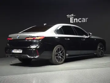 2023 BMW 7 серии с пробегом 38 022 км