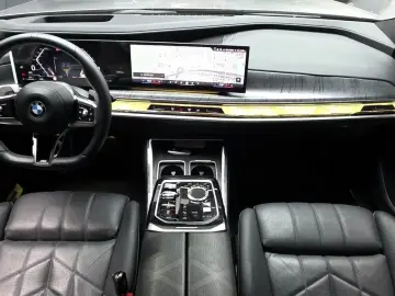 2023 BMW 7 серии с пробегом 38 022 км