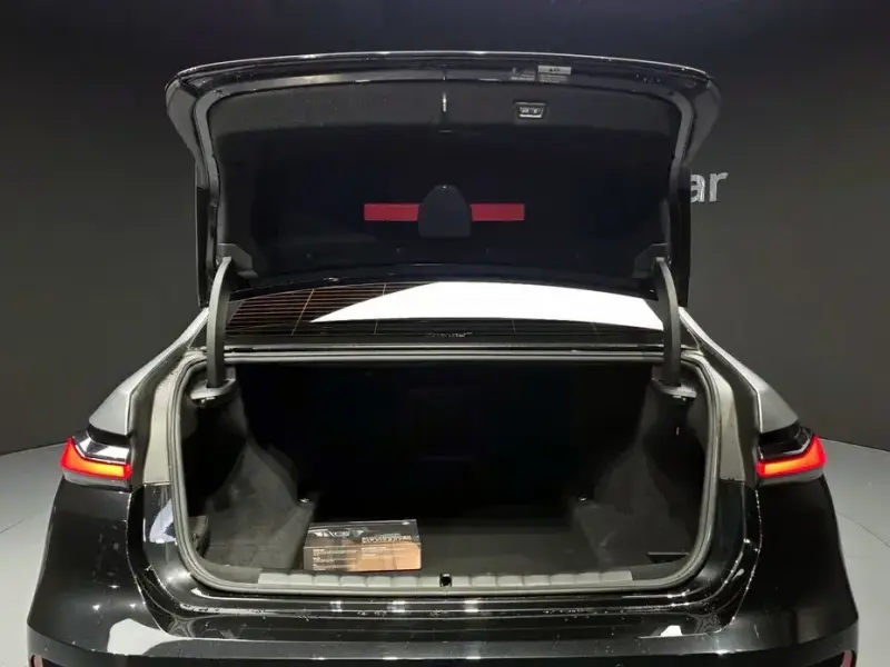 2023 BMW 7 серии с пробегом 38 022 км