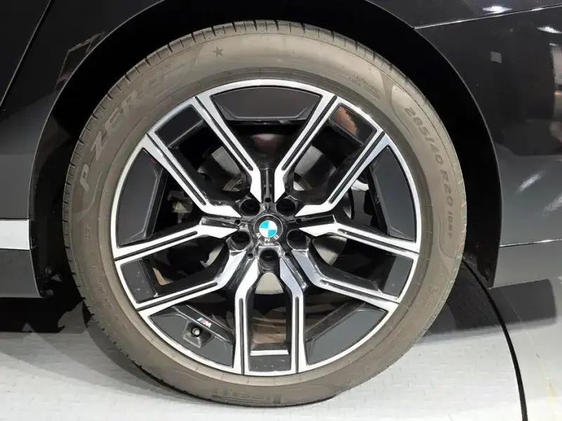 2023 BMW 7 серии с пробегом 38 022 км