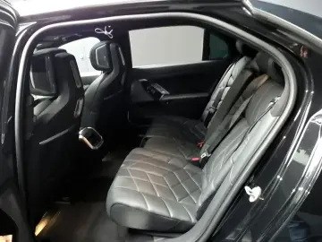 2023 BMW 7 серии с пробегом 38 022 км