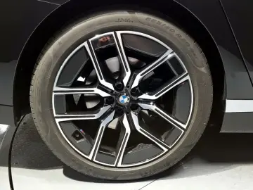 2023 BMW 7 серии с пробегом 38 022 км