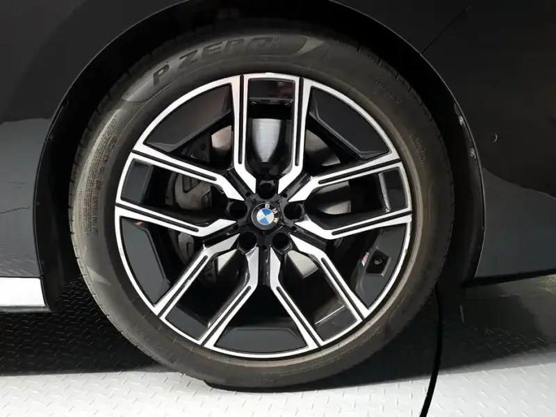 2023 BMW 7 серии с пробегом 38 022 км