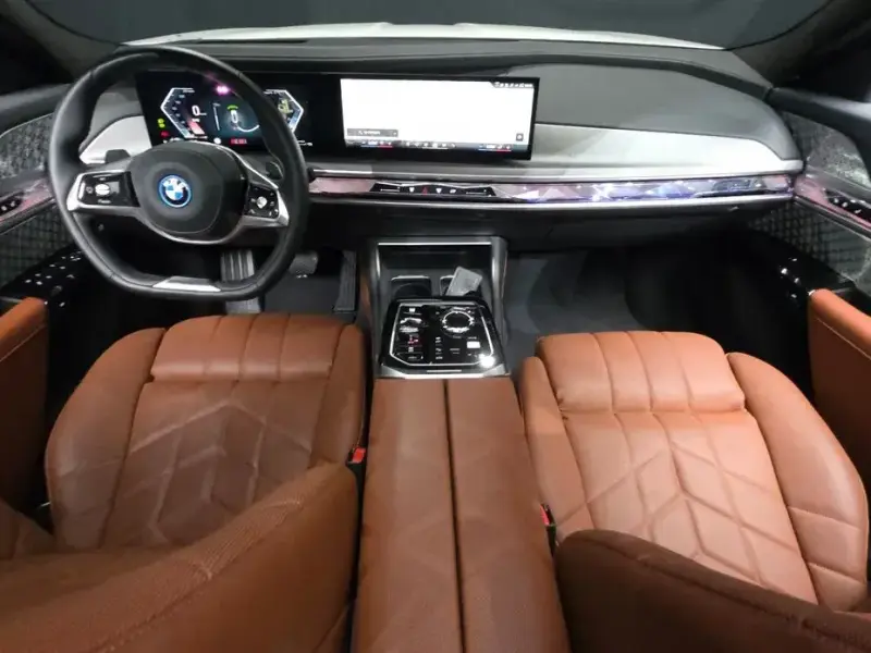 2025 BMW 7 серии с пробегом 7 831 км