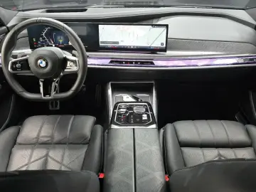 2023 BMW 7 серии с пробегом 39 427 км
