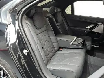 2024 BMW 7 серии с пробегом 25 343 км
