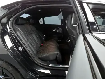 2023 BMW 7 серии с пробегом 39 427 км