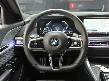2023 BMW 7 серии с пробегом 39 427 км