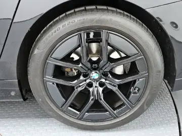 2023 BMW 7 серии с пробегом 39 427 км