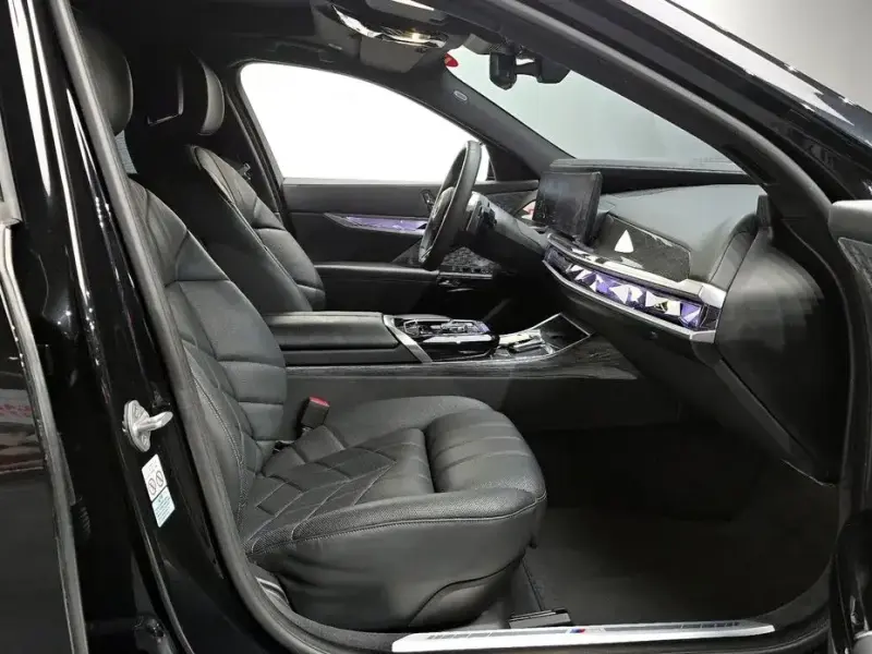 2023 BMW 7 серии с пробегом 39 427 км