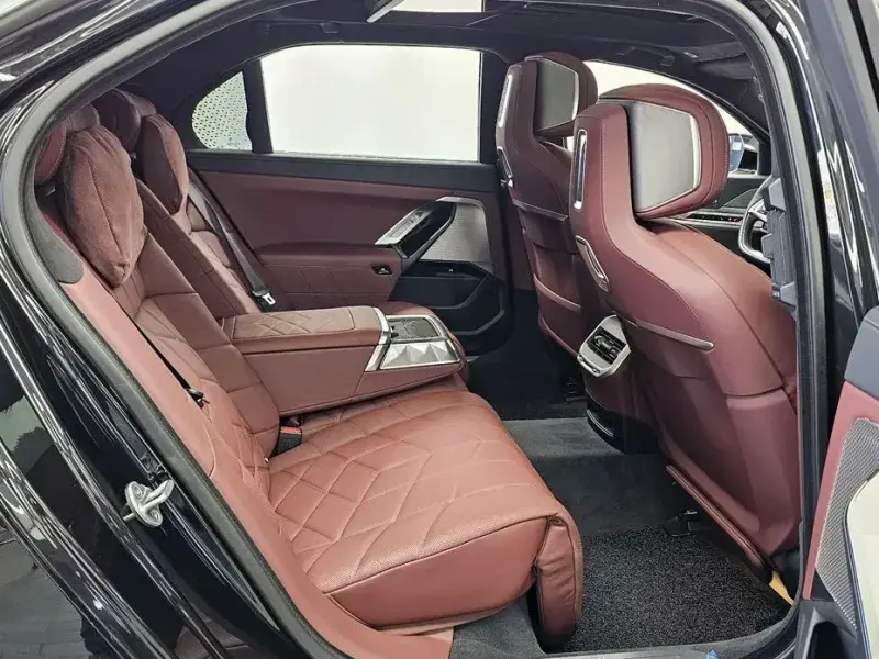 2023 BMW 7 серии с пробегом 38 555 км