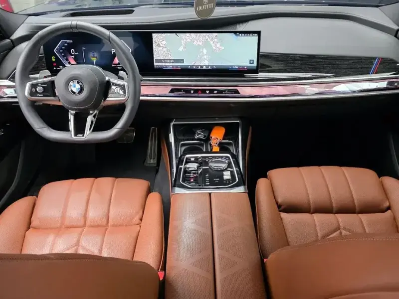 2025 BMW 7 серии с пробегом 8 375 км