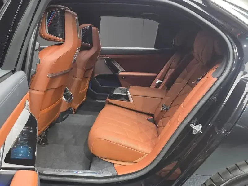 2025 BMW 7 серии с пробегом 5 871 км