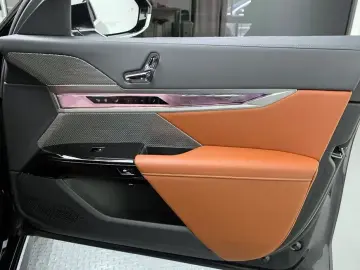 2025 BMW 7 серии с пробегом 8 375 км