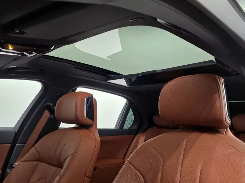 2025 BMW 7 серии с пробегом 8 375 км