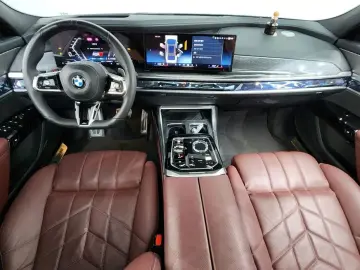 2024 BMW 7 серии с пробегом 36 899 км
