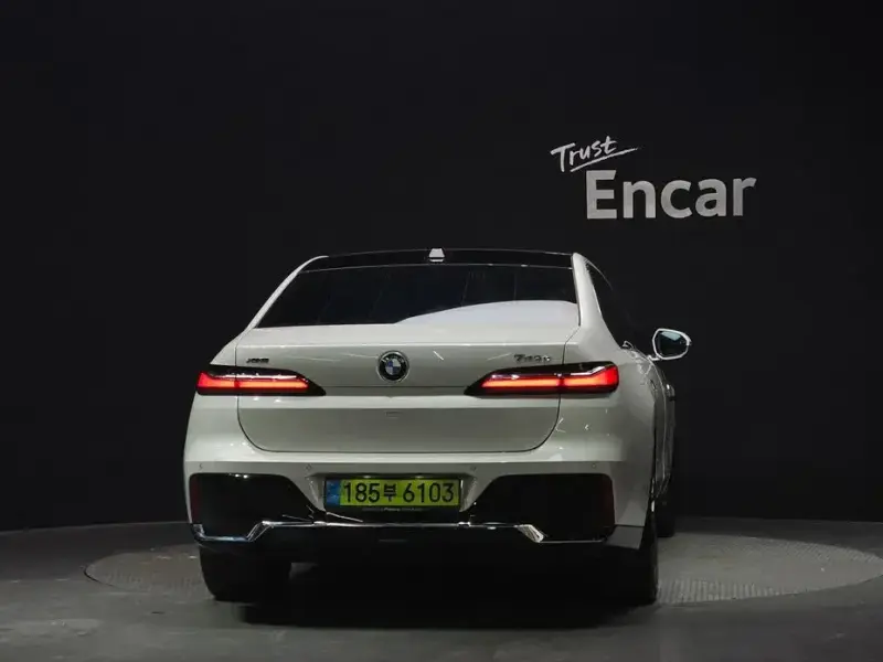 2025 BMW 7 серии с пробегом 9 142 км