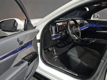 2025 BMW 7 серии с пробегом 9 142 км