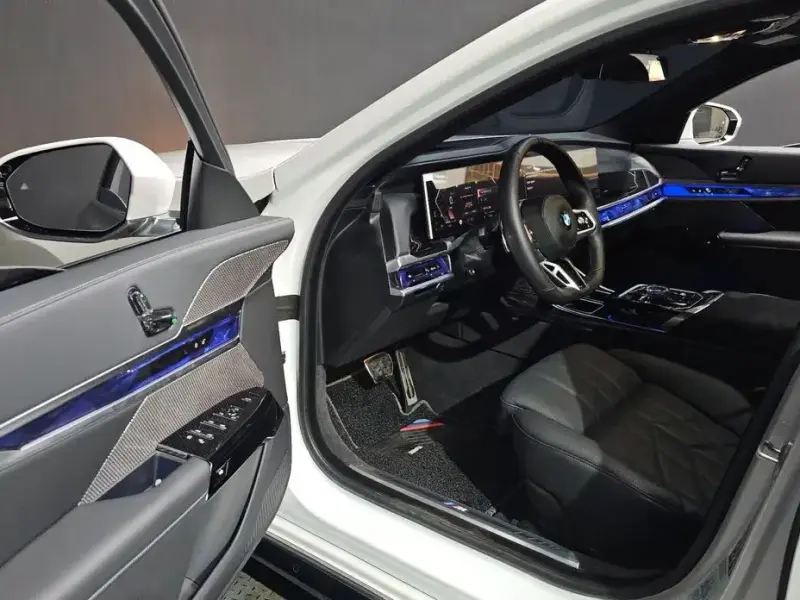 2025 BMW 7 серии с пробегом 9 142 км