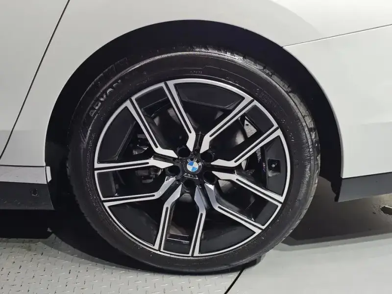 2025 BMW 7 серии с пробегом 9 142 км