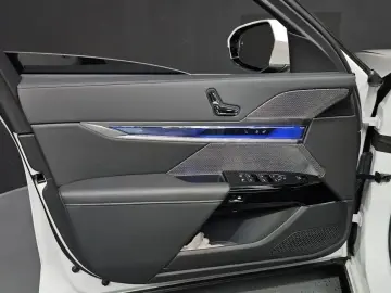 2025 BMW 7 серии с пробегом 9 142 км
