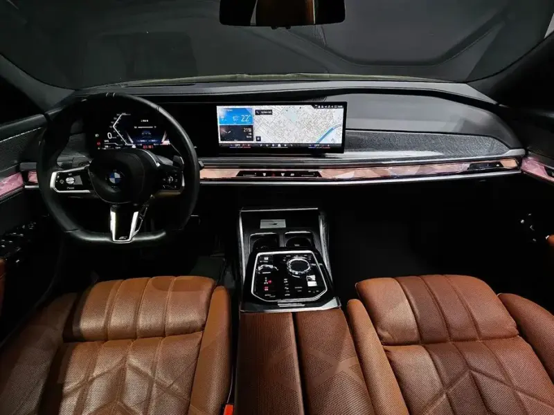 2024 BMW 7 серии с пробегом 36 652 км