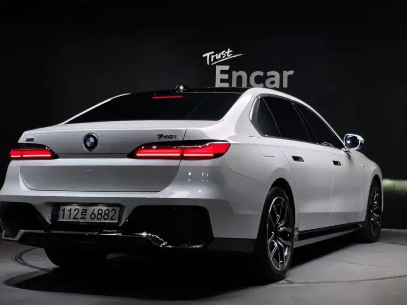 2023 BMW 7 серии с пробегом 15 167 км