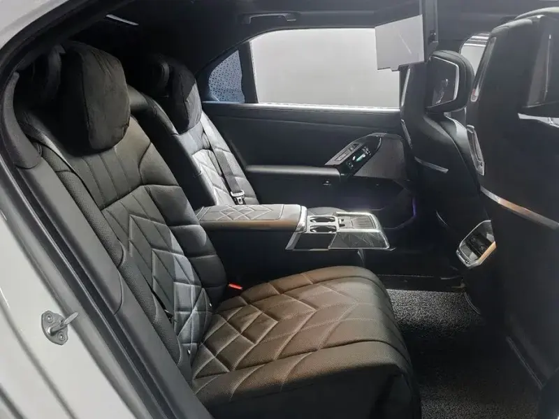 2023 BMW 7 серии с пробегом 15 167 км