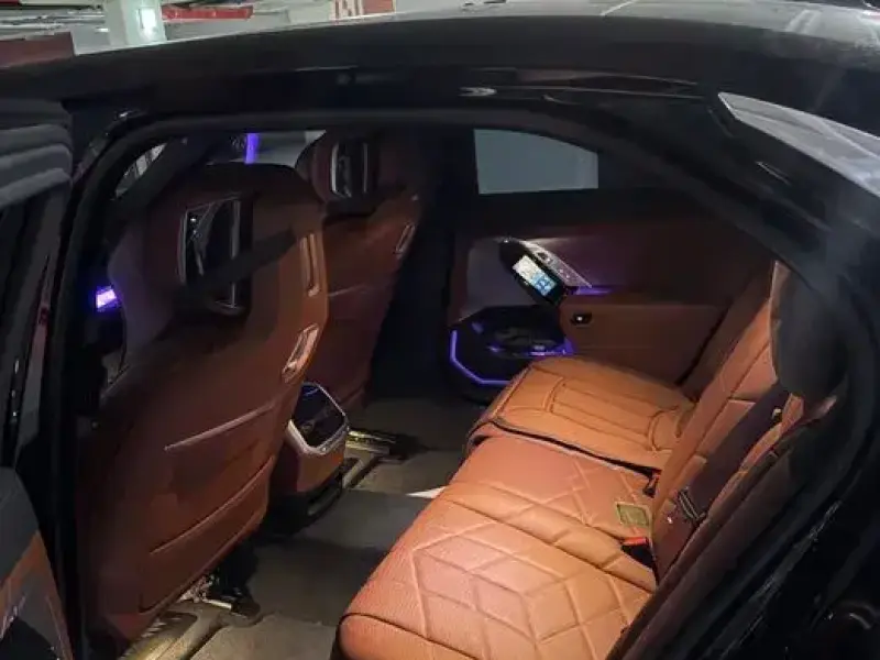 2024 BMW 7 серии с пробегом 16 000 км