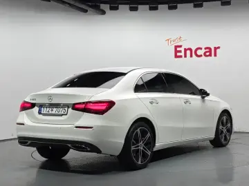 2024 Mercedes-Benz A-Класс с пробегом 10 015 км