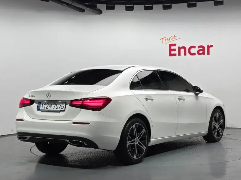 2024 Mercedes-Benz A-Класс с пробегом 10 015 км