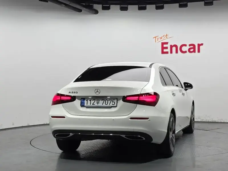 2024 Mercedes-Benz A-Класс с пробегом 10 015 км