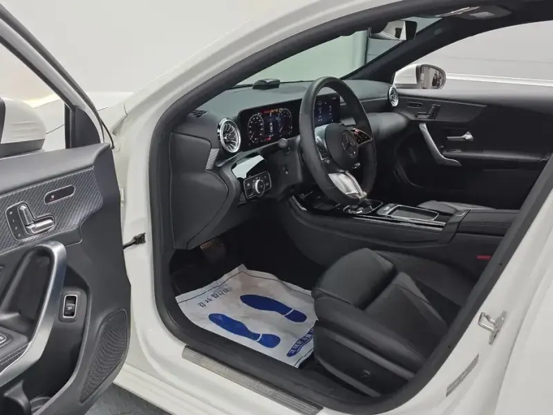 2024 Mercedes-Benz A-Класс с пробегом 10 015 км