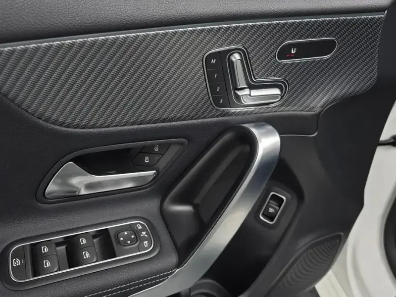 2024 Mercedes-Benz A-Класс с пробегом 10 015 км